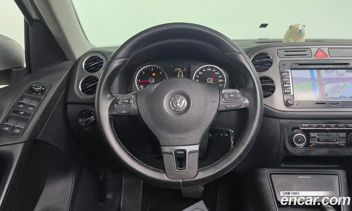 Volkswagen Tiguan 2010 2.0 гидро в Москве № 1405624, фото 13