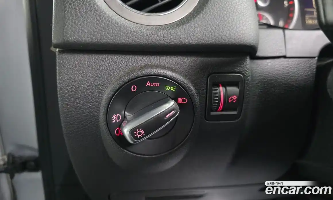 Volkswagen Tiguan 2010 2.0 гидро в Москве № 1405624, фото 17