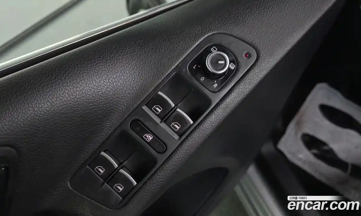 Volkswagen Tiguan 2010 2.0 гидро в Москве № 1405624, фото 18