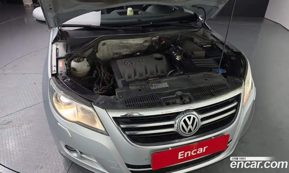Volkswagen Tiguan 2010 2.0 гидро в Москве № 1405624, фото 6