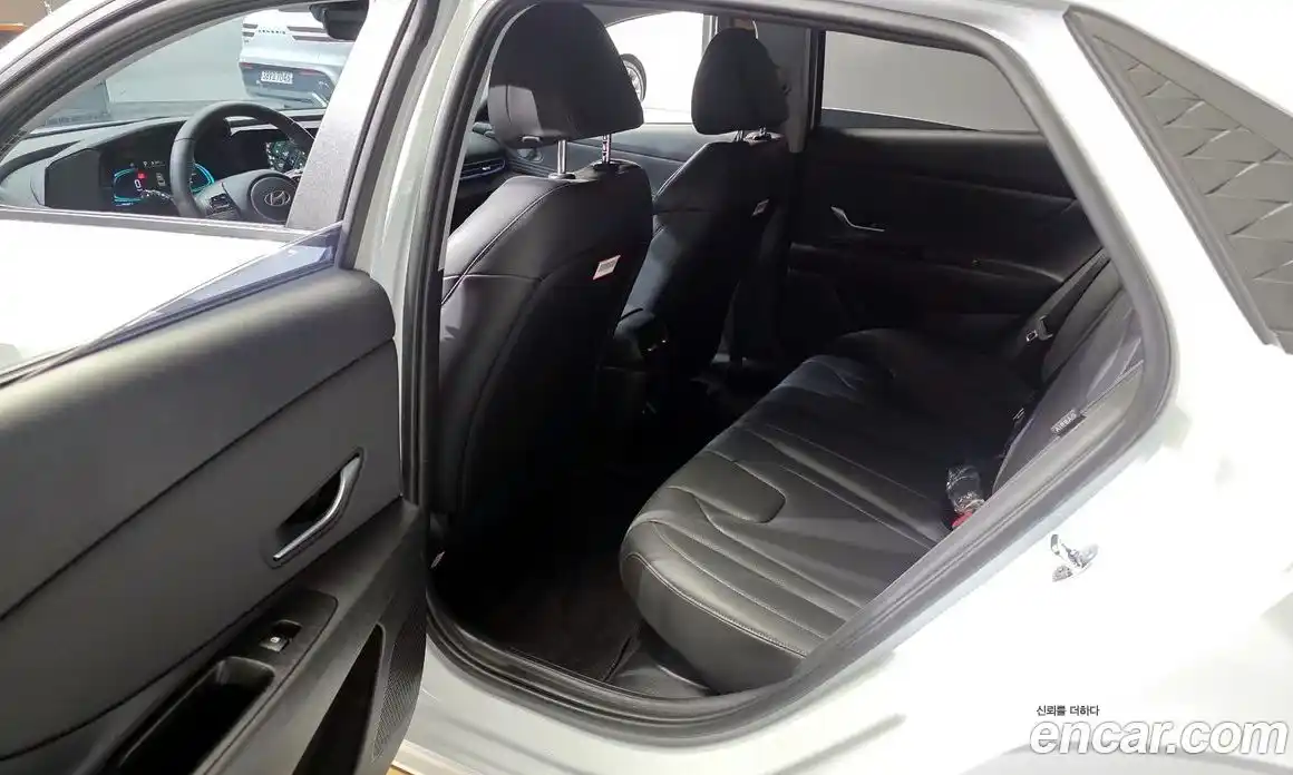 Hyundai Avante 2025 1.6 Автомат в Москве № 1416852, фото 11