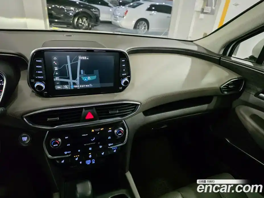 Hyundai Santa Fe 2018 2.0 гидро в Москве № 1417608, фото 11