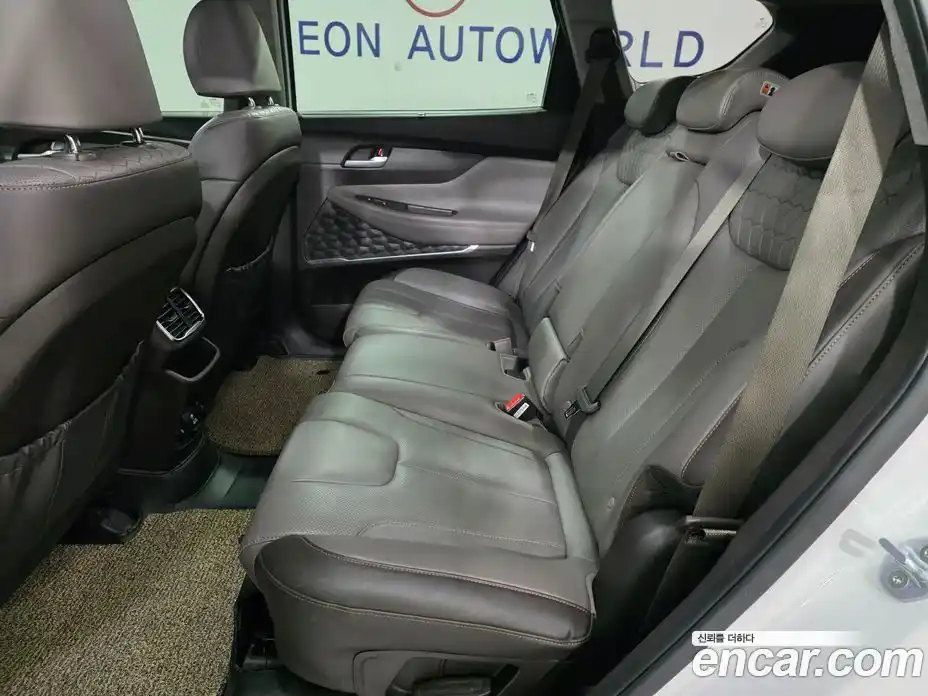 Hyundai Santa Fe 2018 2.0 гидро в Москве № 1417608, фото 18