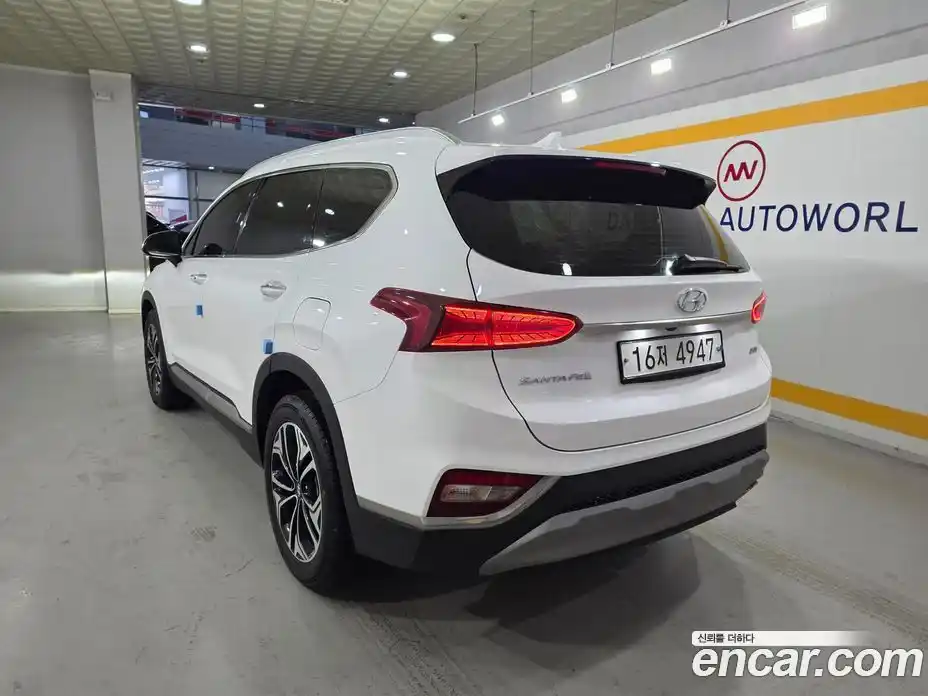 Hyundai Santa Fe 2018 2.0 гидро в Москве № 1417608, фото 3