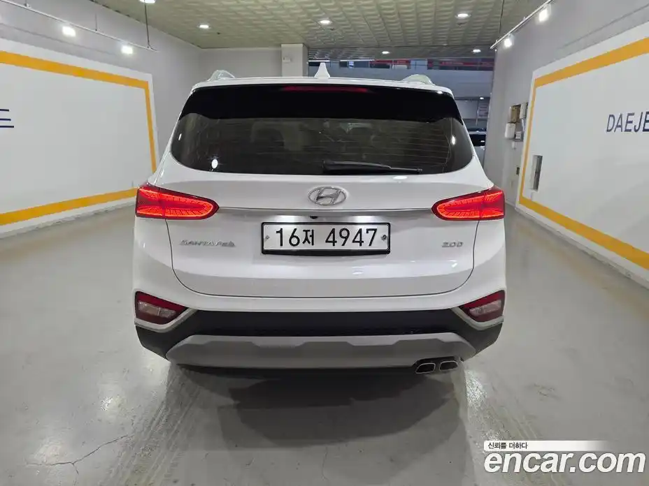 Hyundai Santa Fe 2018 2.0 гидро в Москве № 1417608, фото 4