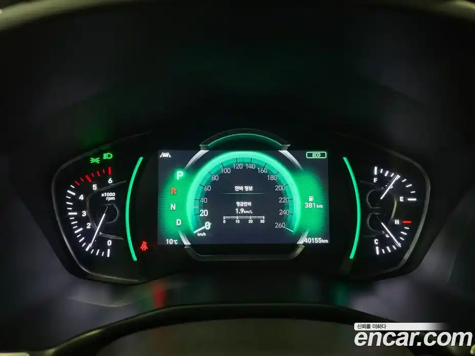 Hyundai Santa Fe 2018 2.0 гидро в Москве № 1417608, фото 10