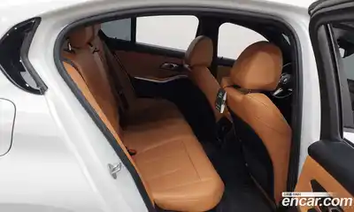 BMW 3-Series 2022 2.0 Автомат в Москве № 1419747, миниатюра 11