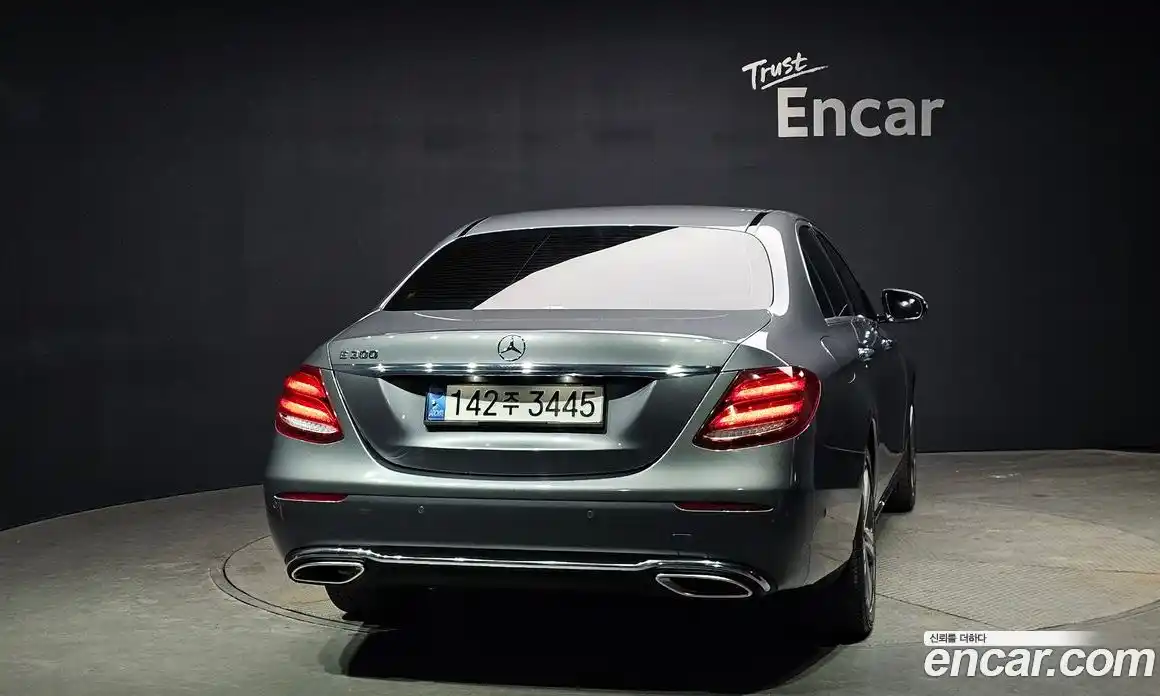Mercedes-Benz E-Class 2018 2.0 гидро в Москве № 1422000, фото 4