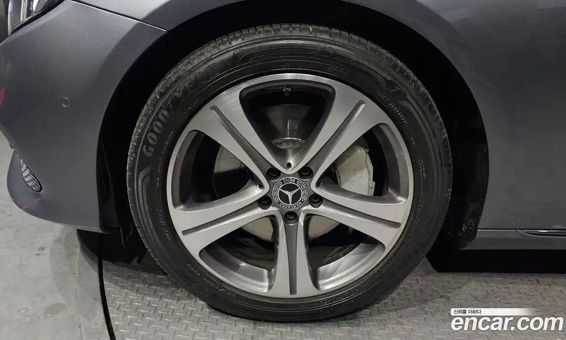 Mercedes-Benz E-Class 2018 2.0 гидро в Москве № 1422000, фото 5