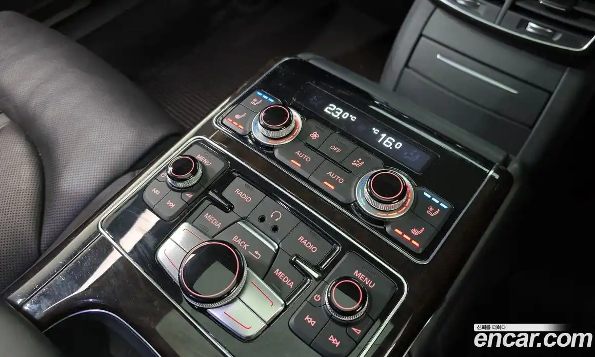 Audi A8 2015 4.0 гидро в Москве № 1422678, фото 17