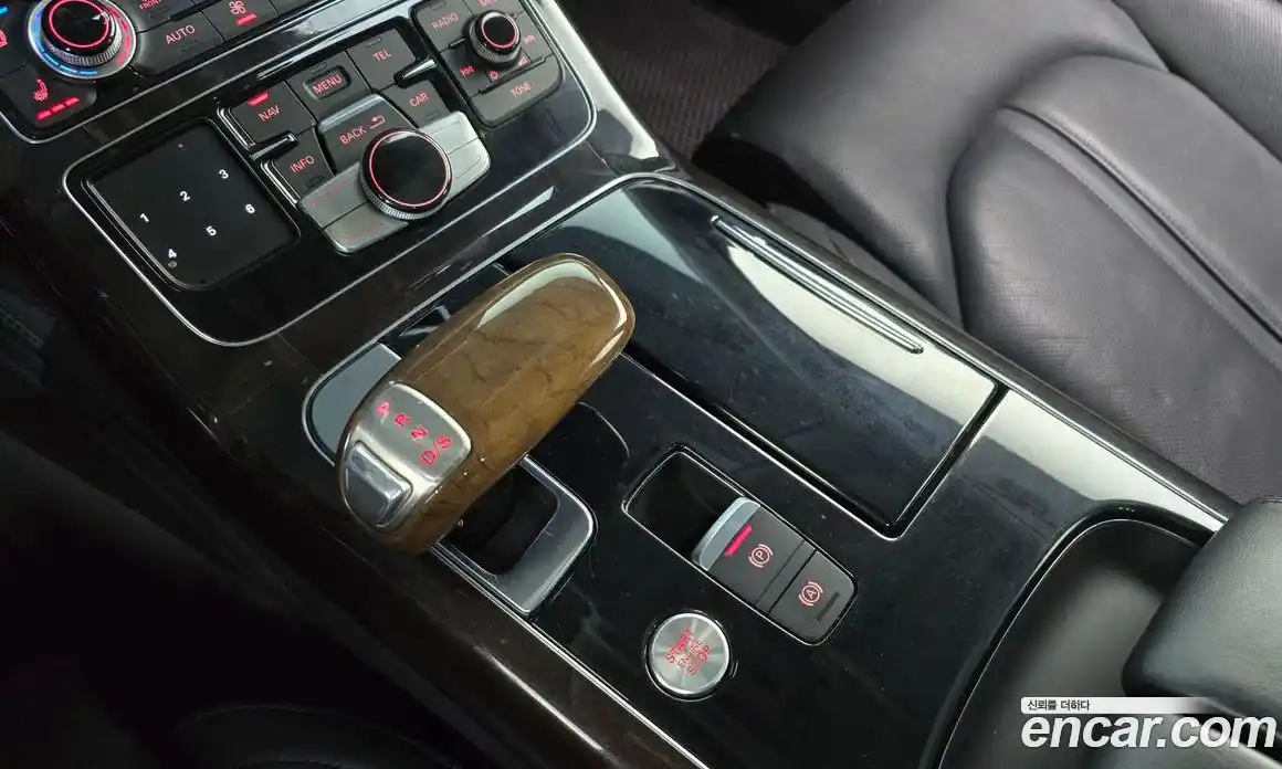 Audi A8 2015 4.0 гидро в Москве № 1422678, фото 9