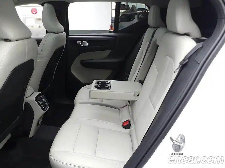 Volvo XC40 2024 2.0 гидро в Москве № 1422829, фото 11