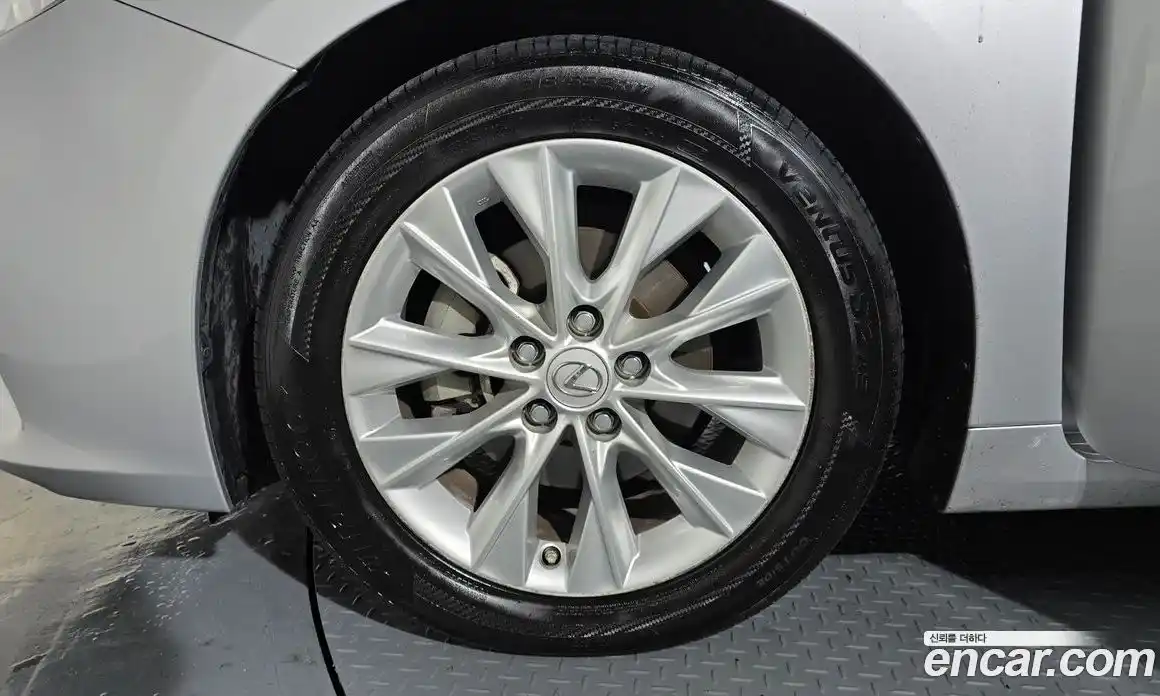 Lexus ES 2015 2.5 гидро в Москве № 1424045, фото 5