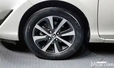 Toyota Prius 2018 1.5 гидро в Москве № 1424519, миниатюра 5