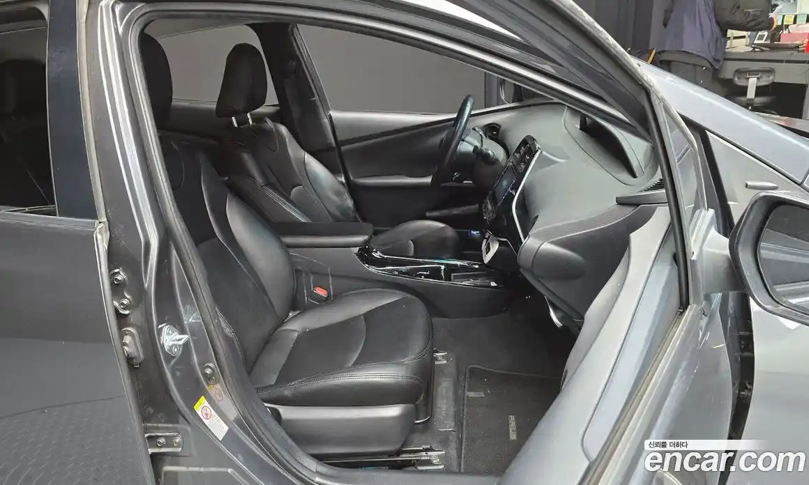 Toyota Prius 2018 1.8 гидро в Москве № 1424541, фото 12