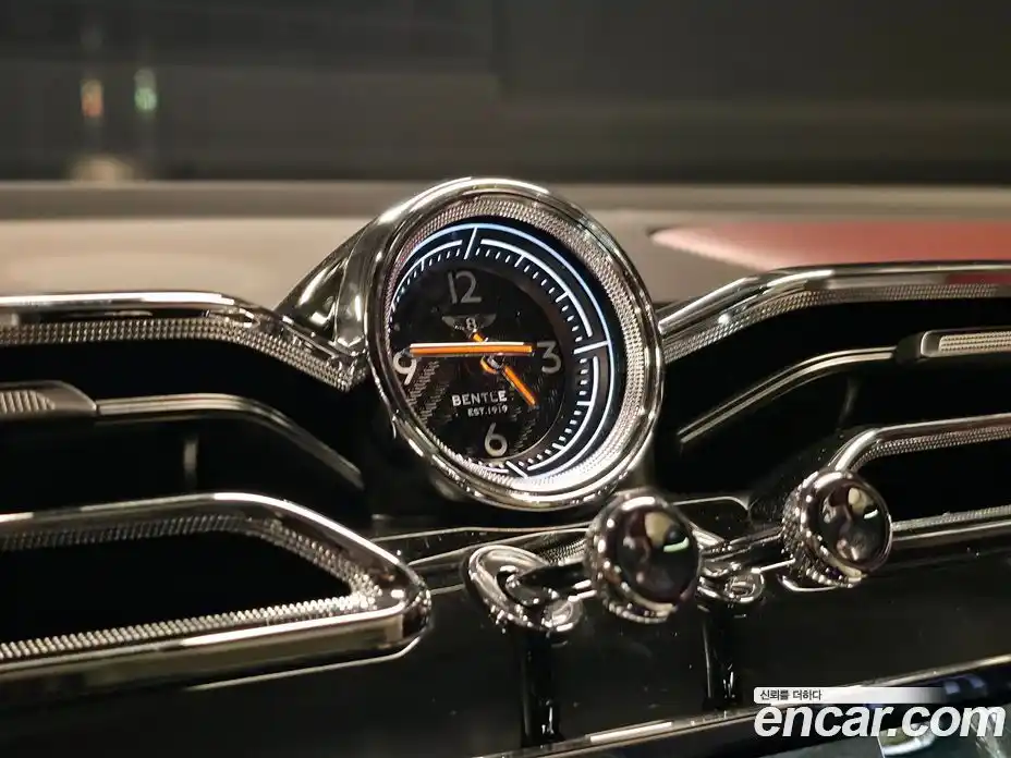 Bentley Bentayga 2021 4.0 гидро в Москве № 1424948, фото 12