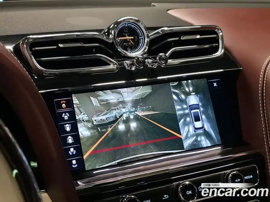 Bentley Bentayga 2021 4.0 гидро в Москве № 1424948, фото 14