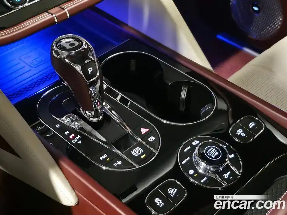 Bentley Bentayga 2021 4.0 гидро в Москве № 1424948, фото 9