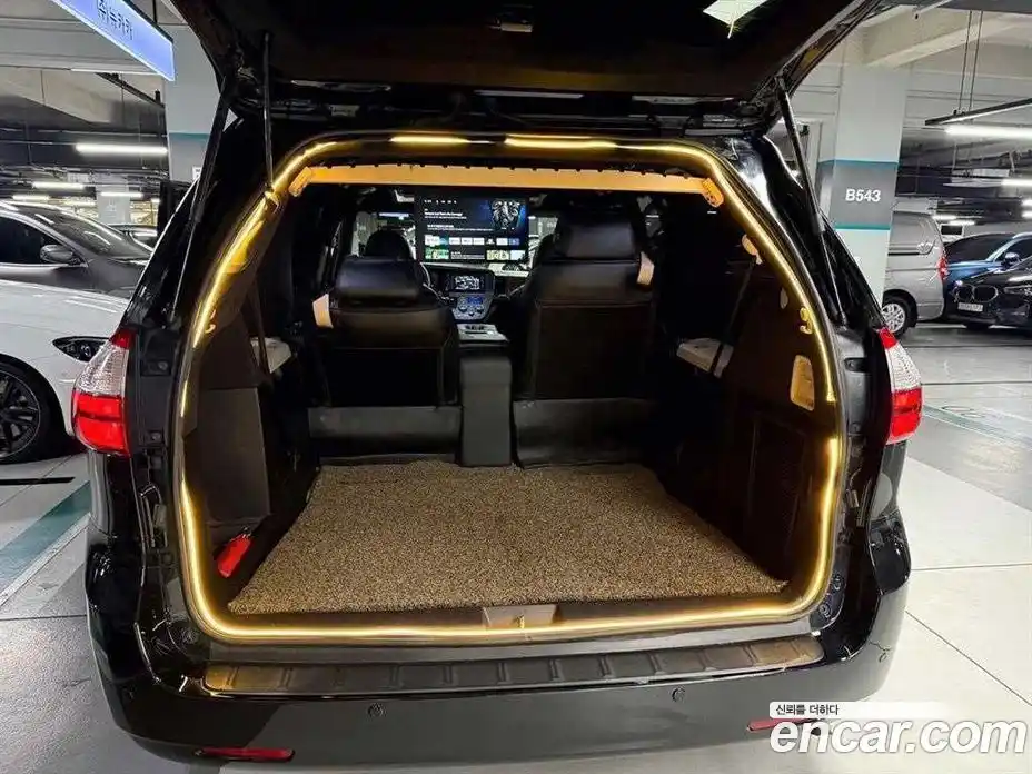 Toyota Sienna 2017 3.5 гидро в Москве № 170372, фото 18