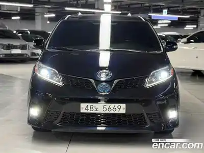 Toyota Sienna 2017 3.5 гидро в Москве № 170372, миниатюра 2