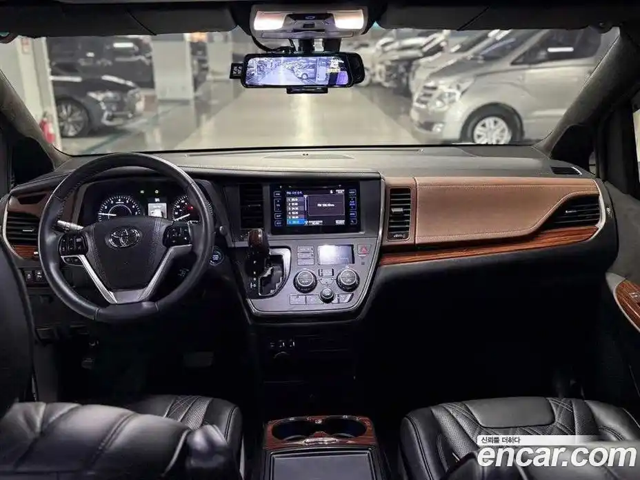 Toyota Sienna 2017 3.5 гидро в Москве № 170372, фото 7
