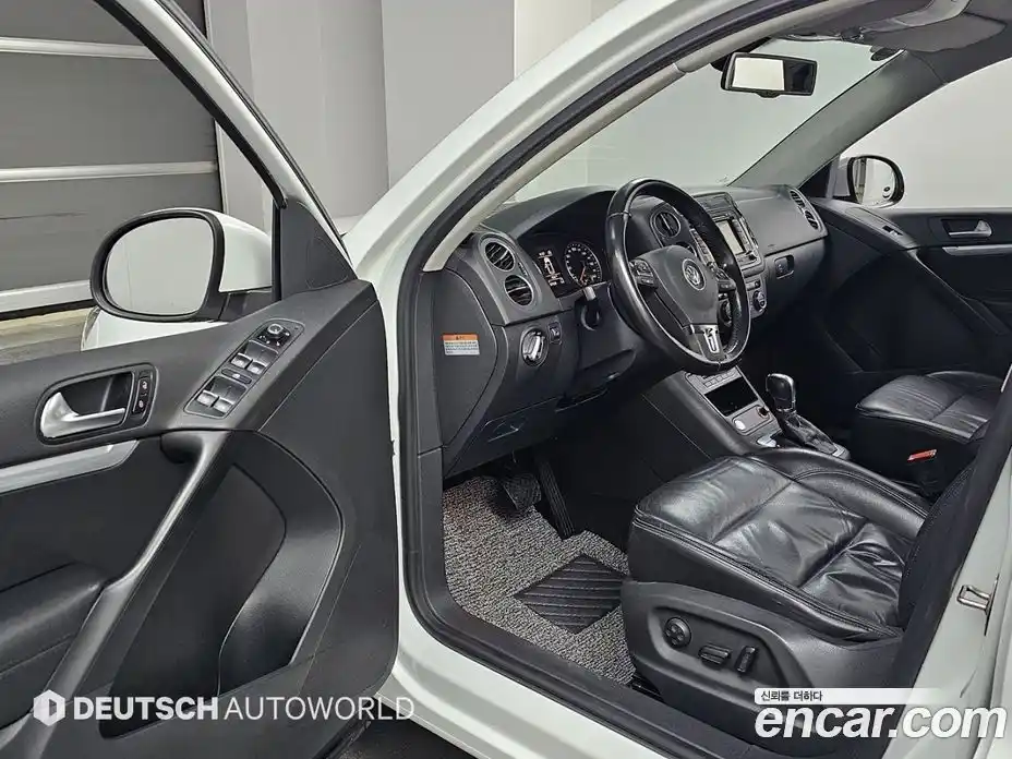Volkswagen Tiguan 2015 2.0 гидро в Москве № 199313, фото 11