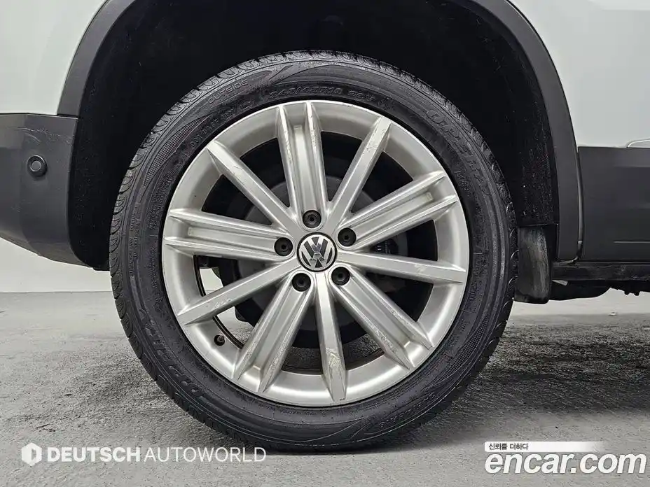 Volkswagen Tiguan 2015 2.0 гидро в Москве № 199313, фото 5