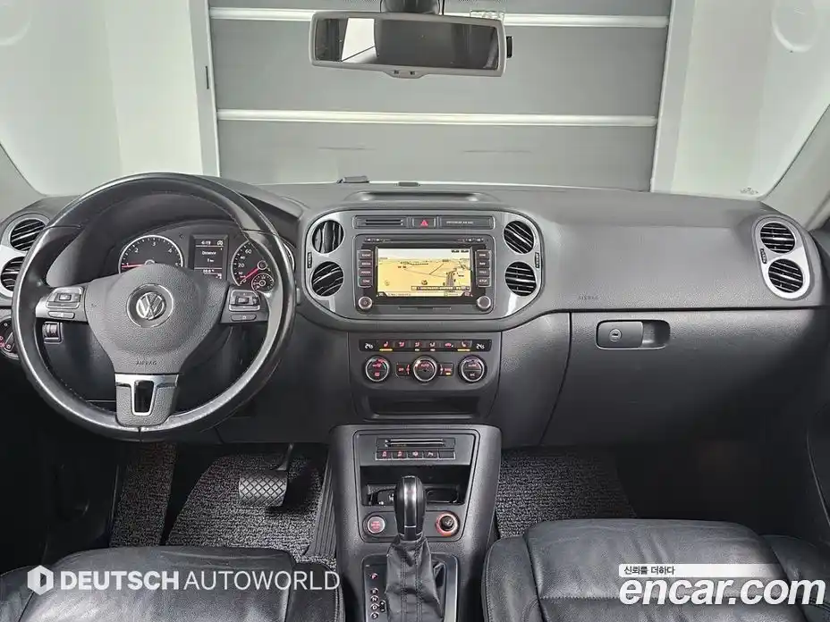 Volkswagen Tiguan 2015 2.0 гидро в Москве № 199313, фото 7