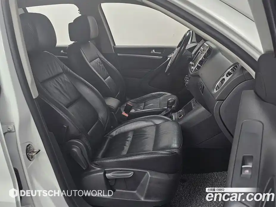 Volkswagen Tiguan 2015 2.0 гидро в Москве № 199313, фото 10