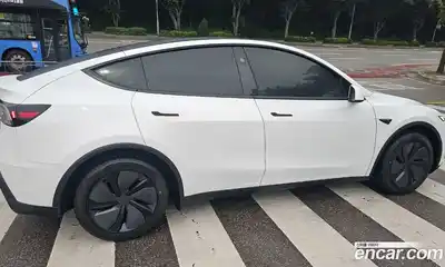 Tesla Model Y 2025 гидро в Москве № 214442, миниатюра 4