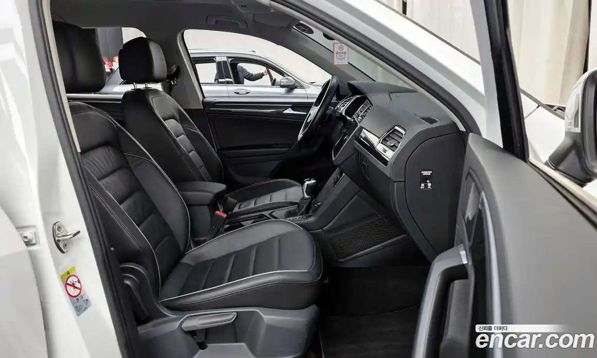 Volkswagen Tiguan 2022 2.0 гидро в Москве № 214972, фото 11