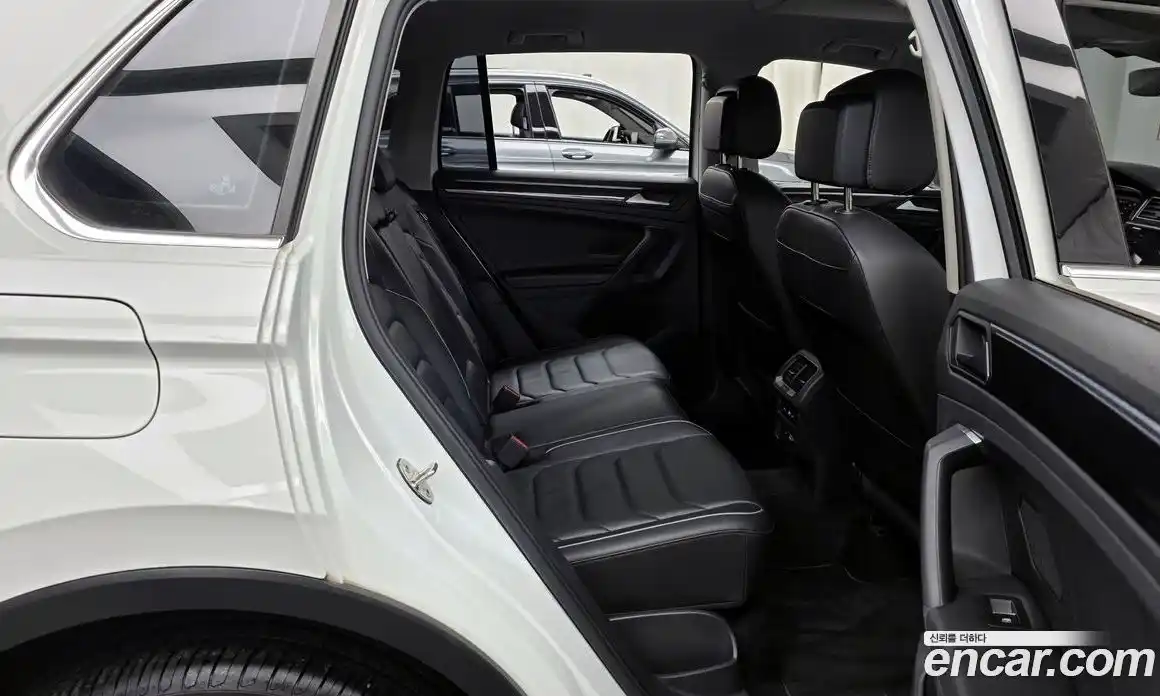 Volkswagen Tiguan 2022 2.0 гидро в Москве № 214972, фото 12