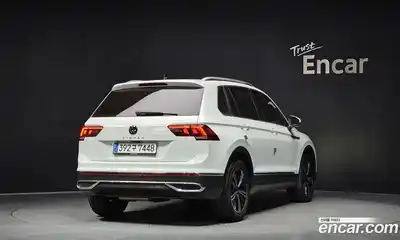 Volkswagen Tiguan 2022 2.0 гидро в Москве № 214972, миниатюра 2