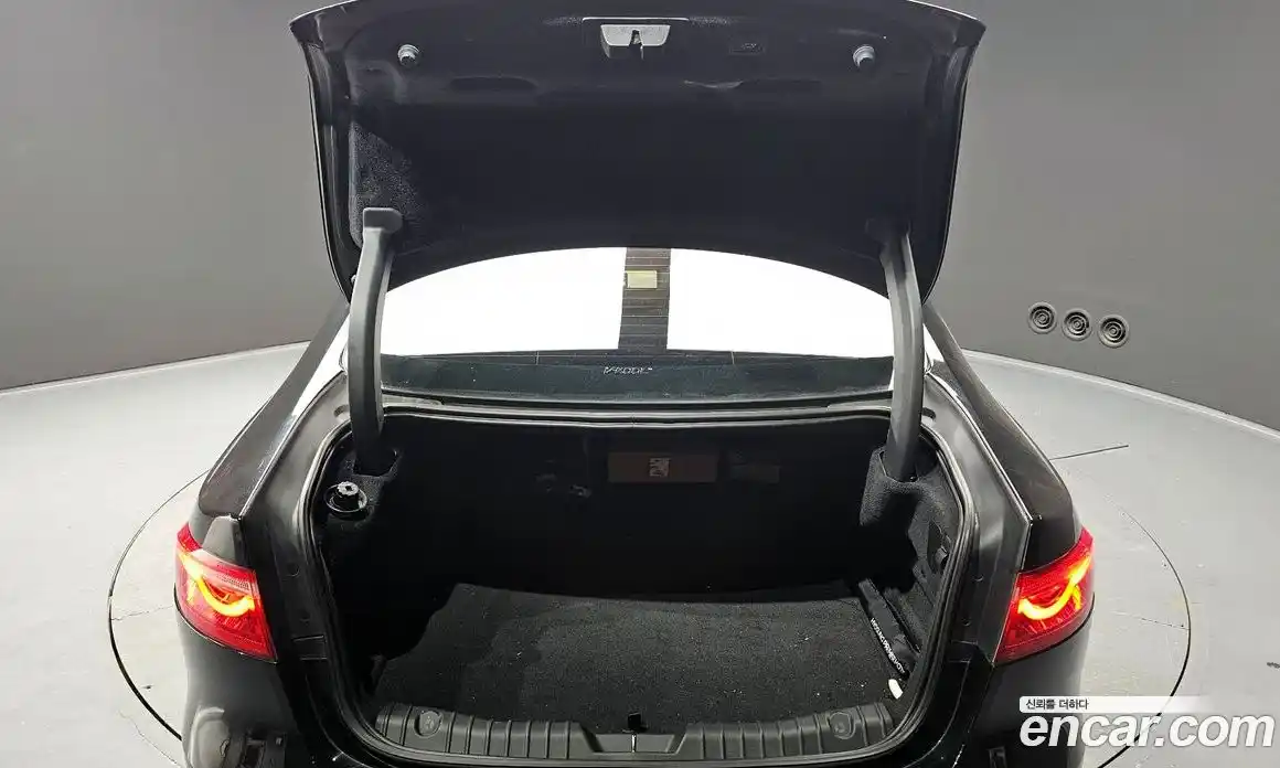 Jaguar XF 2019 2.0 гидро в Москве № 320145, фото 20