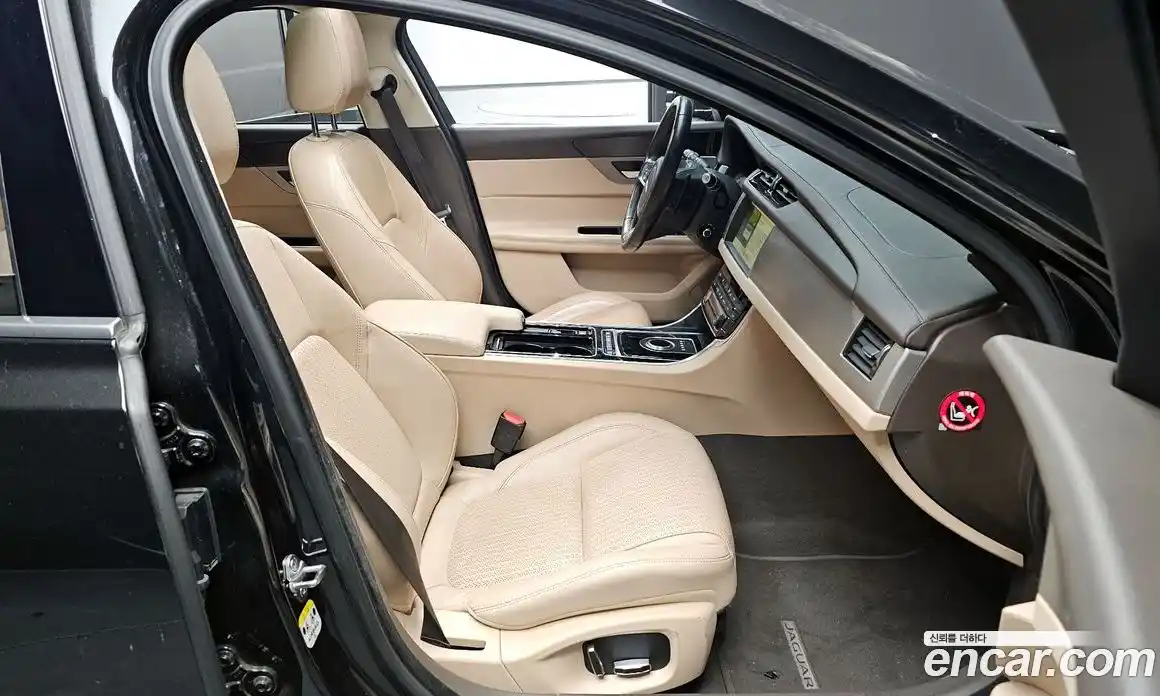 Jaguar XF 2019 2.0 гидро в Москве № 320145, фото 10