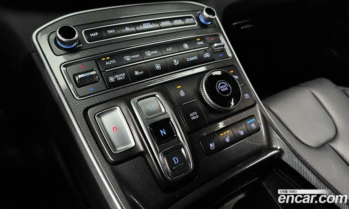 Hyundai Santa Fe 2023 1.6 гидро в Москве № 3994, фото 9