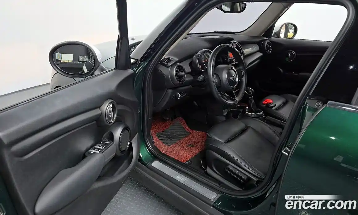 Mini Cooper 2016 1.5 гидро в Москве № 1013987, фото 9