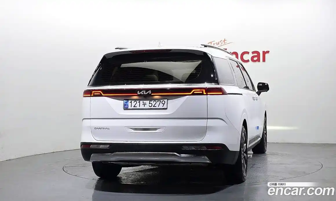 Kia Canival 2023 2.2 гидро в Москве № 1399457, фото 4