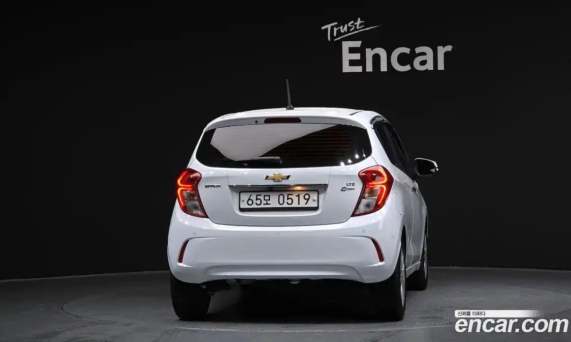 Chevrolet Spark 2016 1.0 гидро в Москве, фото 4