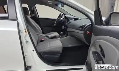 Renault SM3 2011 1.6 гидро в Москве № 1402377, миниатюра 11