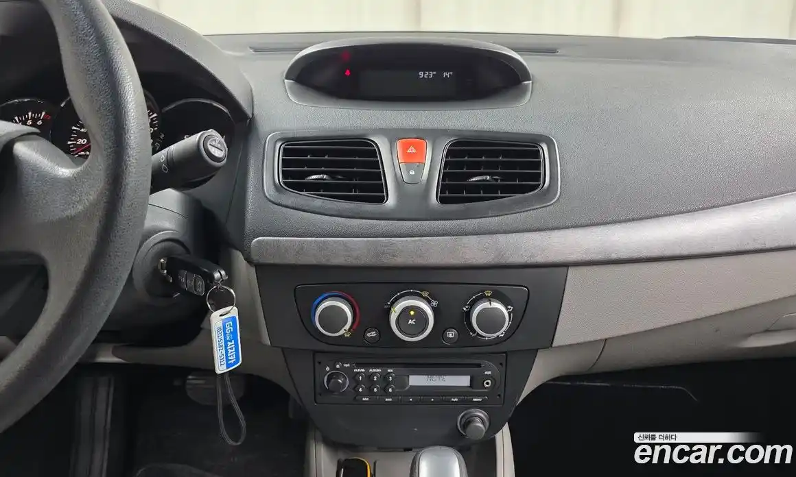 Renault SM3 2011 1.6 гидро в Москве № 1402377, фото 14