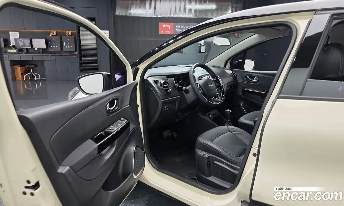 Renault QM3 2015 1.5 гидро в Москве № 1402378, фото 10