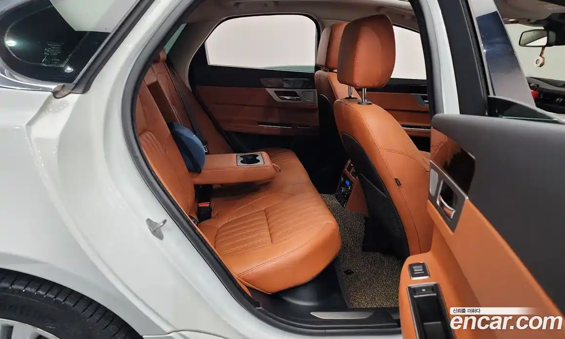 Jaguar XF 2018 2.0 гидро в Москве № 1403754, фото 11
