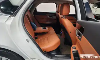 Jaguar XF 2018 2.0 гидро в Москве № 1403754, миниатюра 11