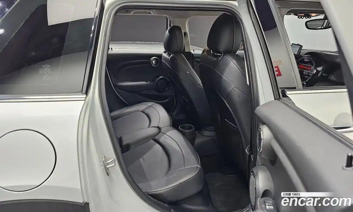 Mini Cooper 2015 1.5 гидро в Москве № 1405248, фото 11
