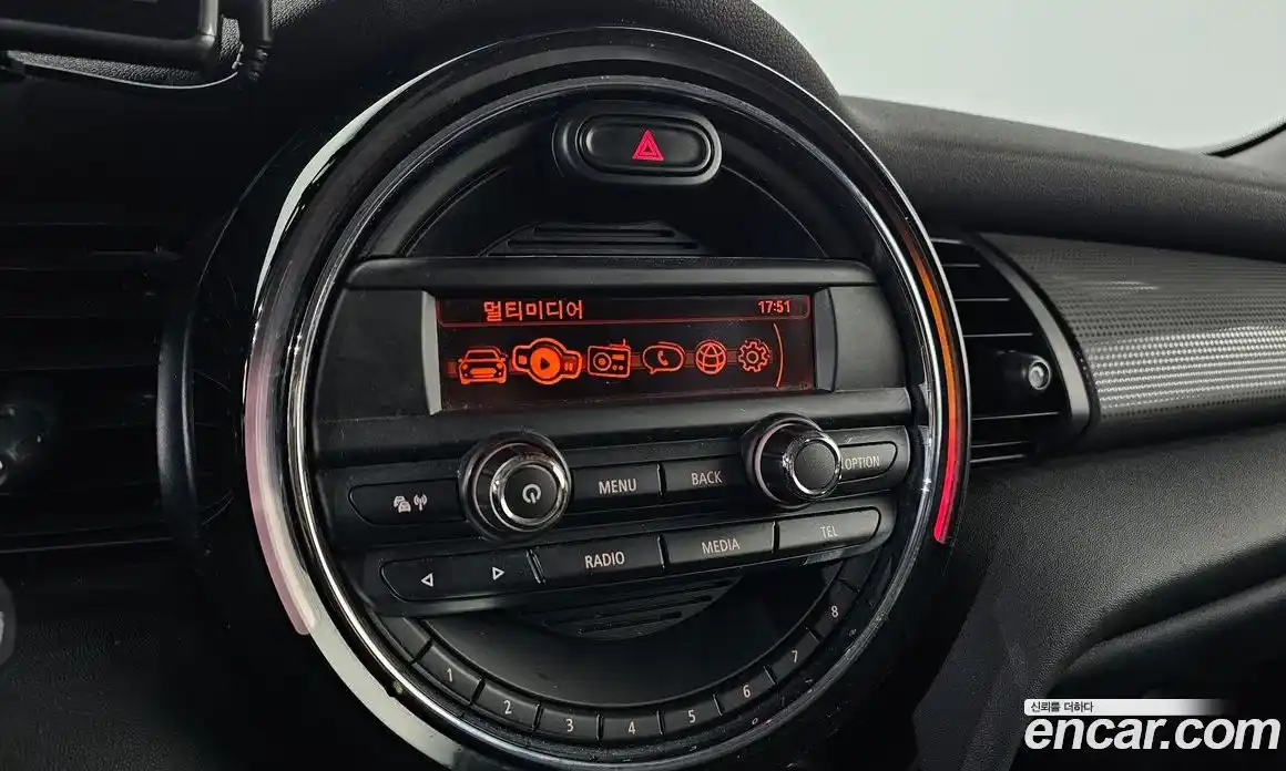 Mini Cooper 2015 1.5 гидро в Москве № 1405248, фото 13