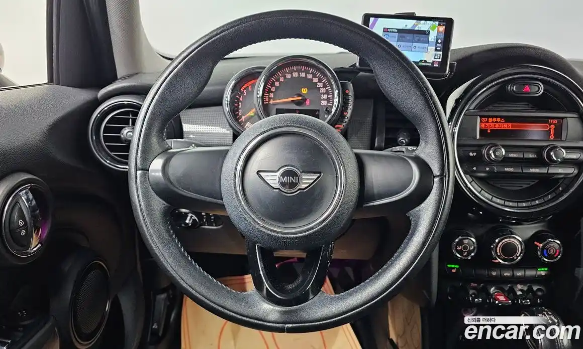 Mini Cooper 2015 1.5 гидро в Москве № 1405248, фото 14