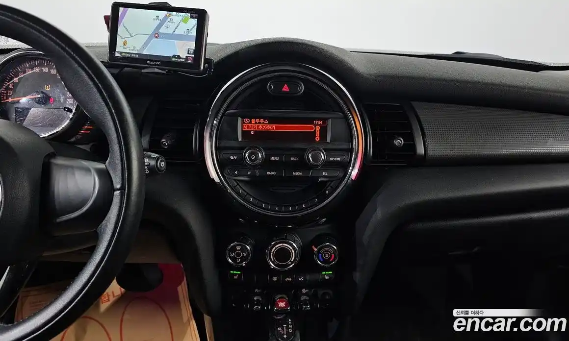Mini Cooper 2015 1.5 гидро в Москве № 1405248, фото 17