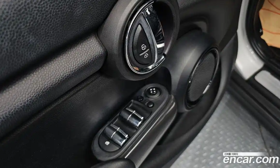 Mini Cooper 2015 1.5 гидро в Москве № 1405248, фото 20