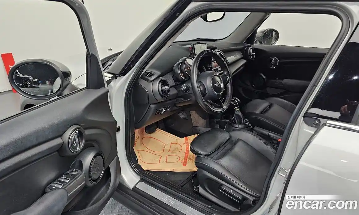 Mini Cooper 2015 1.5 гидро в Москве № 1405248, фото 10